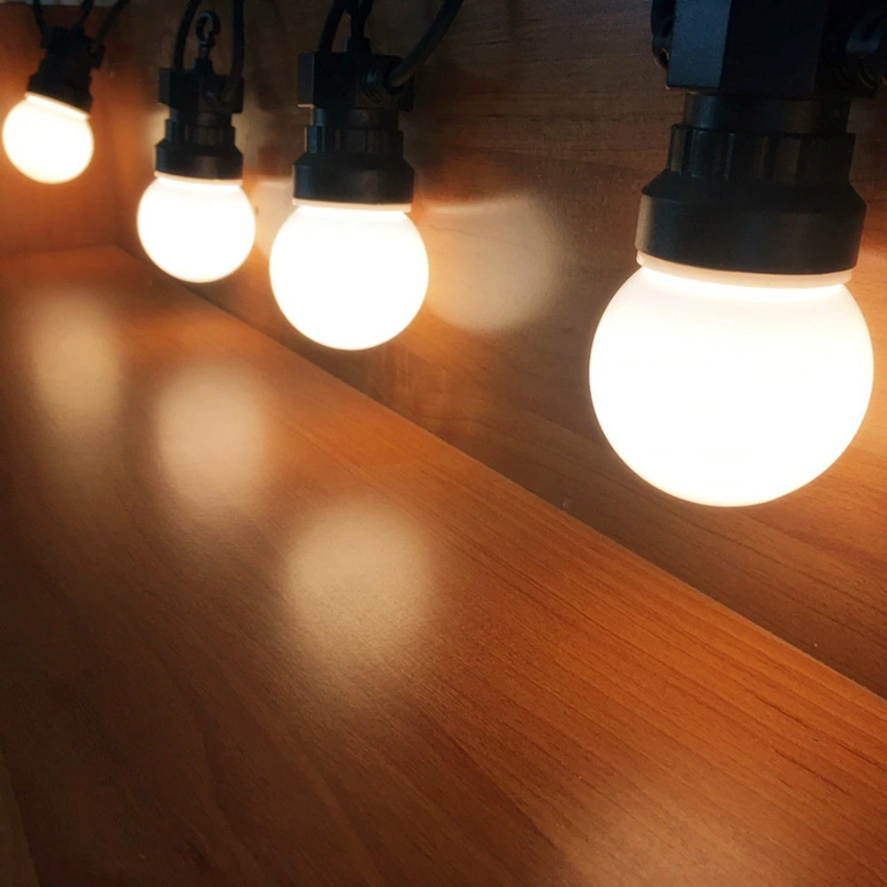 String Light Bistro - Светодиодные молочно-белые гирлянды G50 Globe для